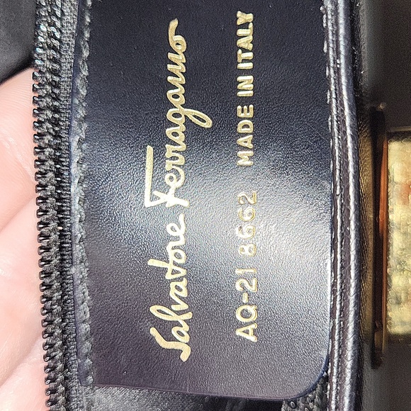 Ferragamo Shoulder Bag Black. Great condition. - Picture 5 of 5